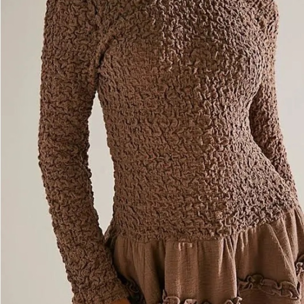 Elegant Brown Open-Back Dress - Picture 3 of 6
